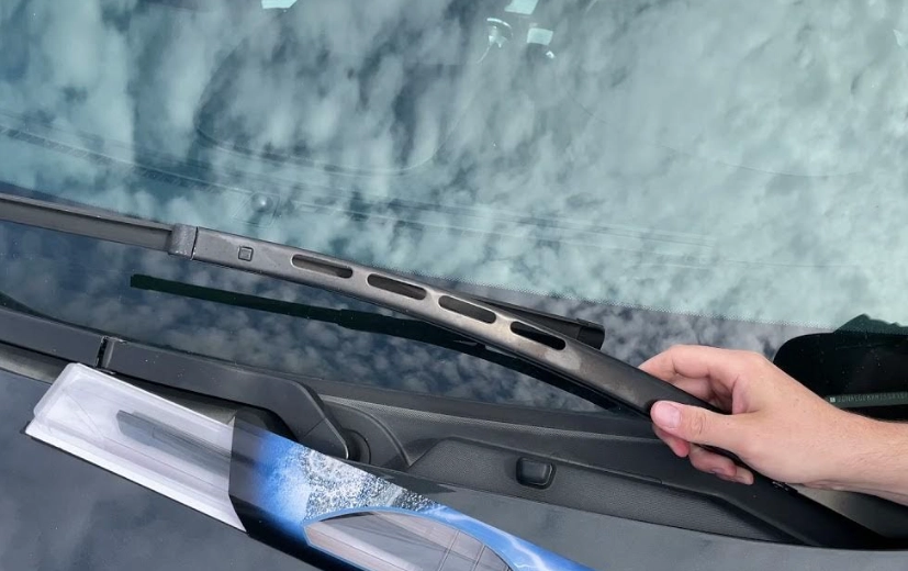 wiper blade replacement interval