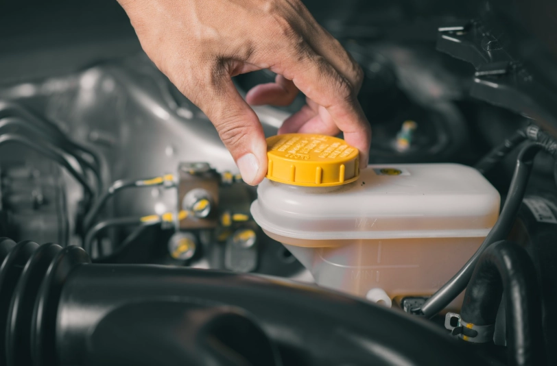 brake fluid guide