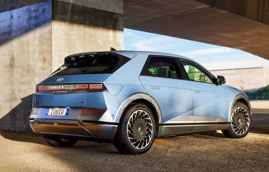 ioniq 5 range vs competitors