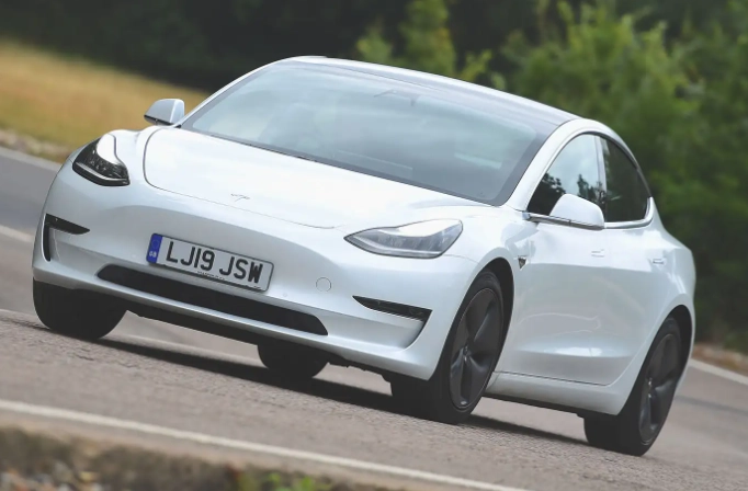 tesla model 3 standard range worth it