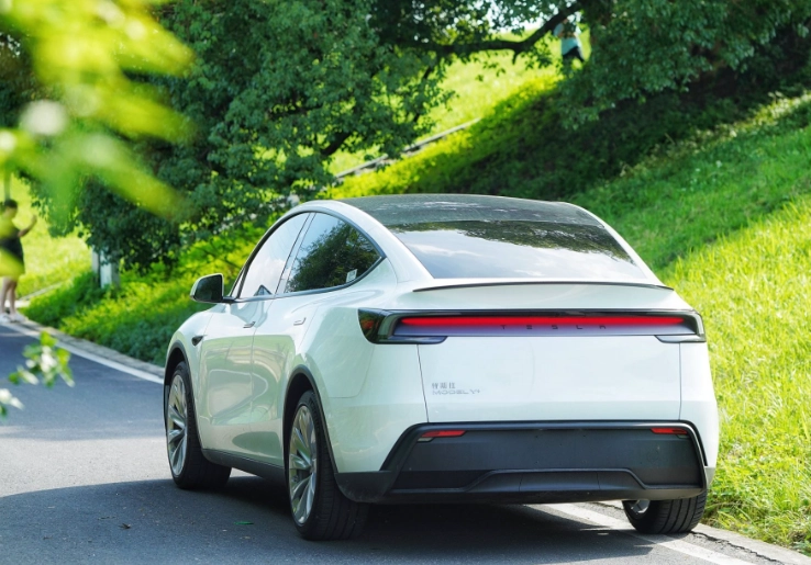 tesla autopilot road trip