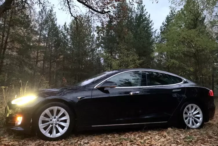 used Tesla Model S 75D