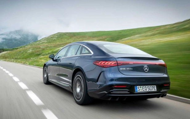 mercedes eqs 450 range