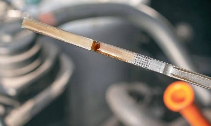 what happens if engine oil is low what happens if engine oil is low